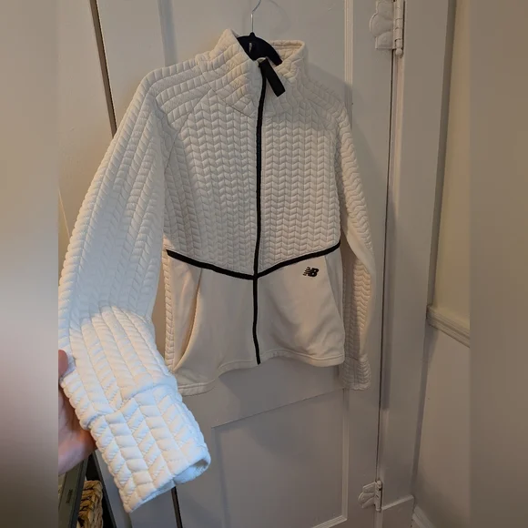 New Balance Women's Heatloft Athletic White Jacket - Size M - Picture 2 of 9
